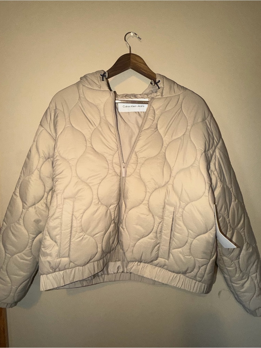 Calvin Klein Jeans Quilted Hooded Puffer Jacket in Cream